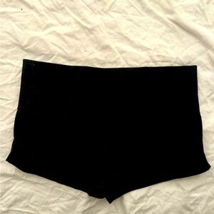 Lululemon size 6 hot pants shorts